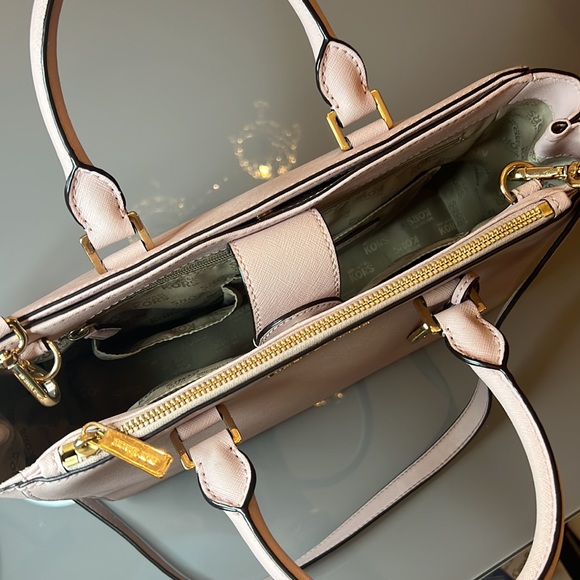 Michael Kors purse, excellent condition, dusty pink - Picture 2 of 3